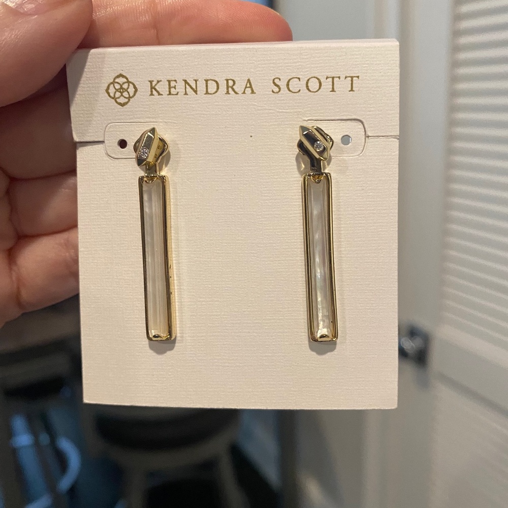Kendra Scott Earrings! NWT!!